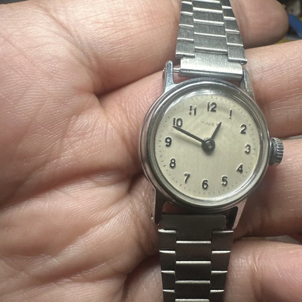 Working TIMEX Mechanical Manual Wind Women's Watch Silver Tone 24mm Fit 7in